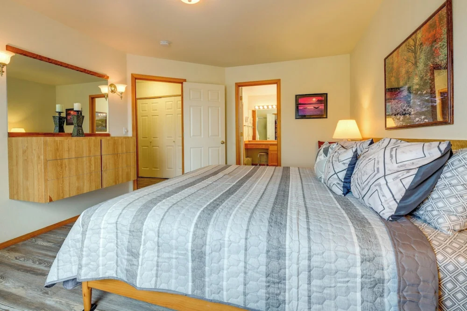 Resort-style Klamath Falls Home, Golf Course View!