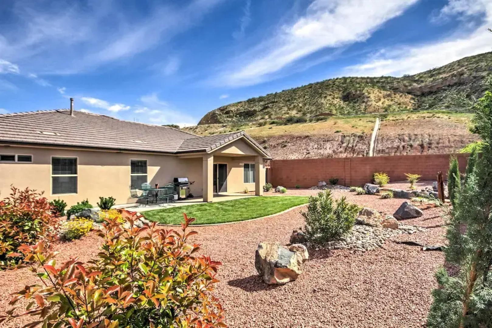 Scenic La Verkin Home: 20 Mi to Zion National Park