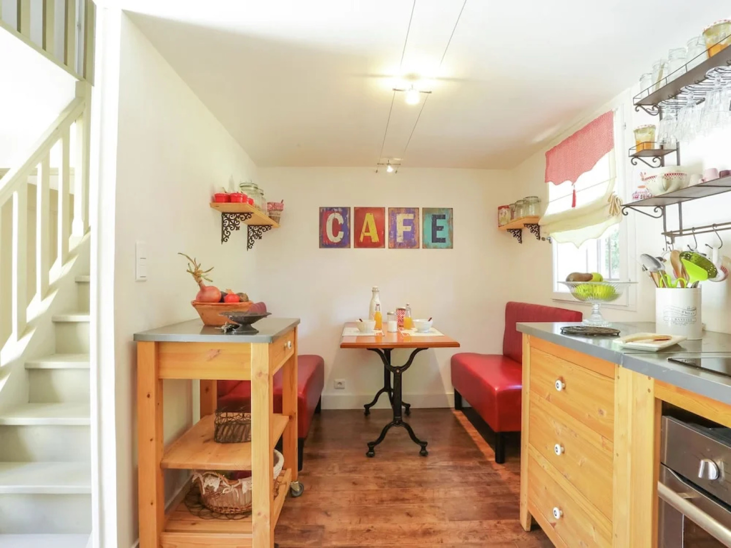 Lovely Villa in Buisson With Private Swimming Pool