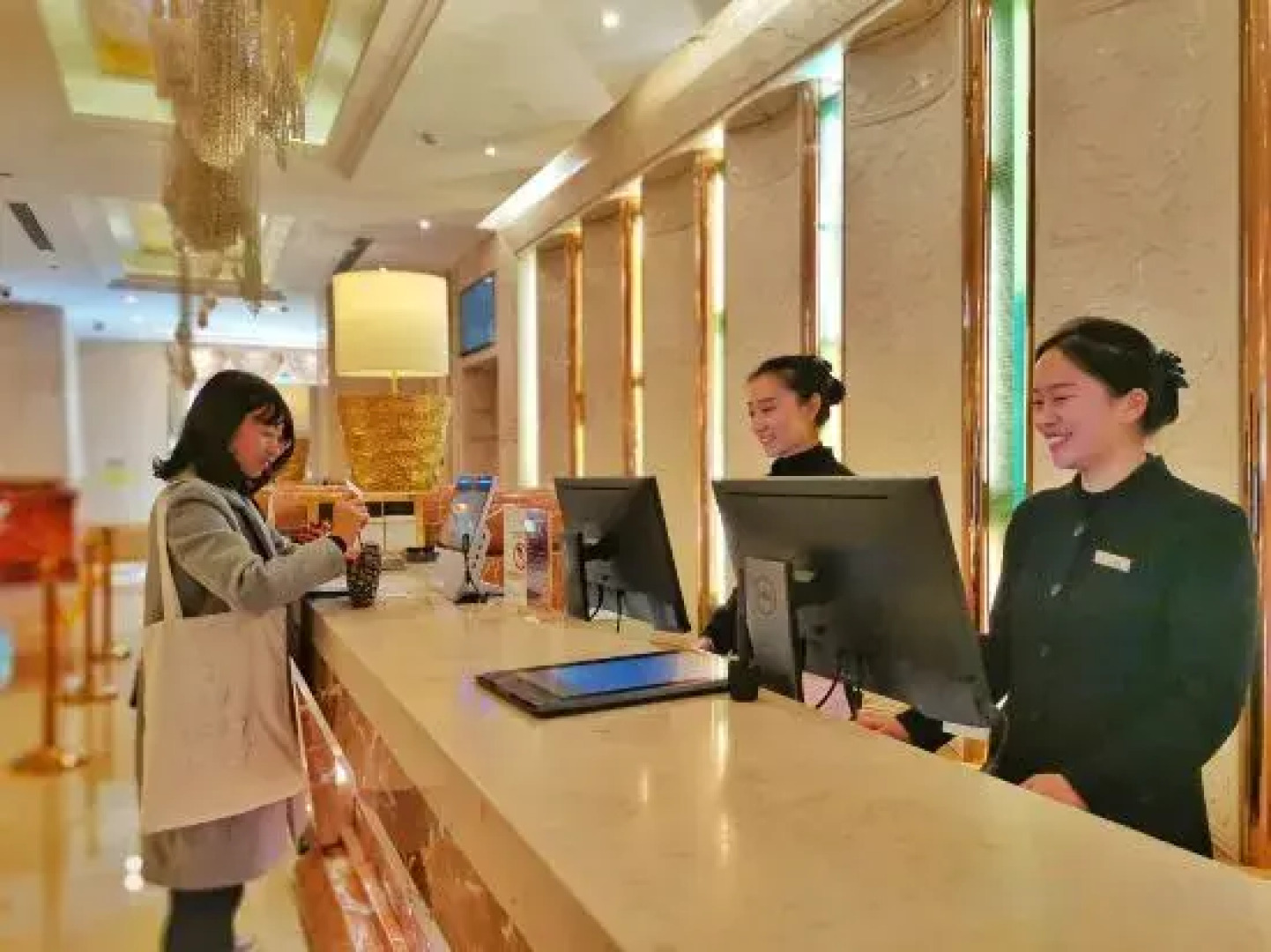 Diannan Phoenix Hotel