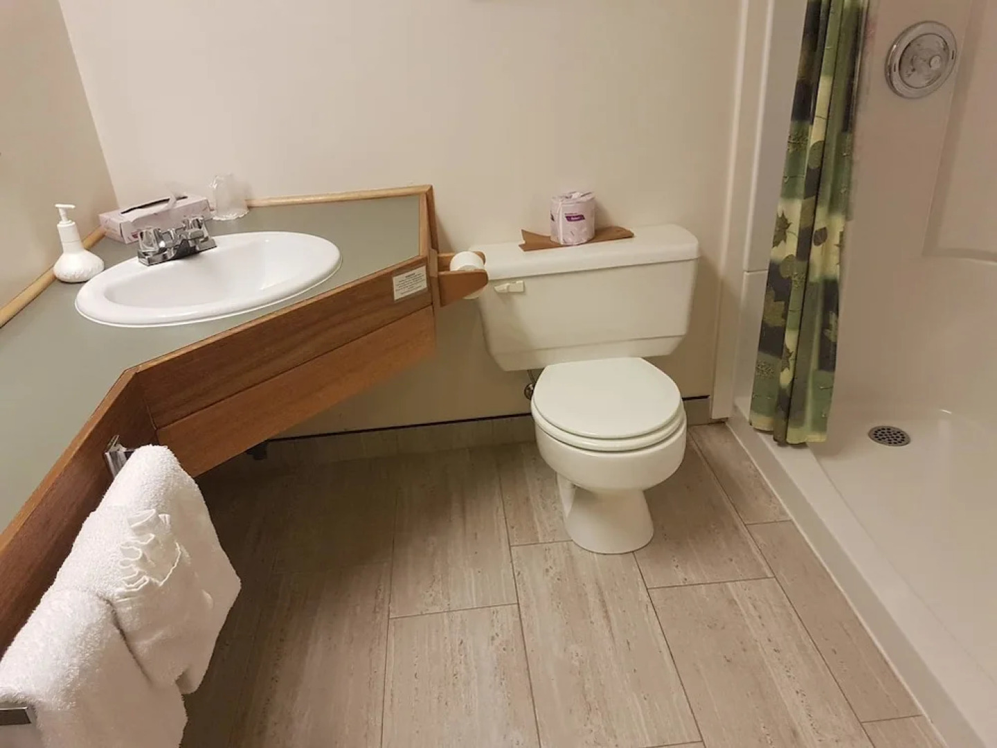 Westwind Inn on the Lake