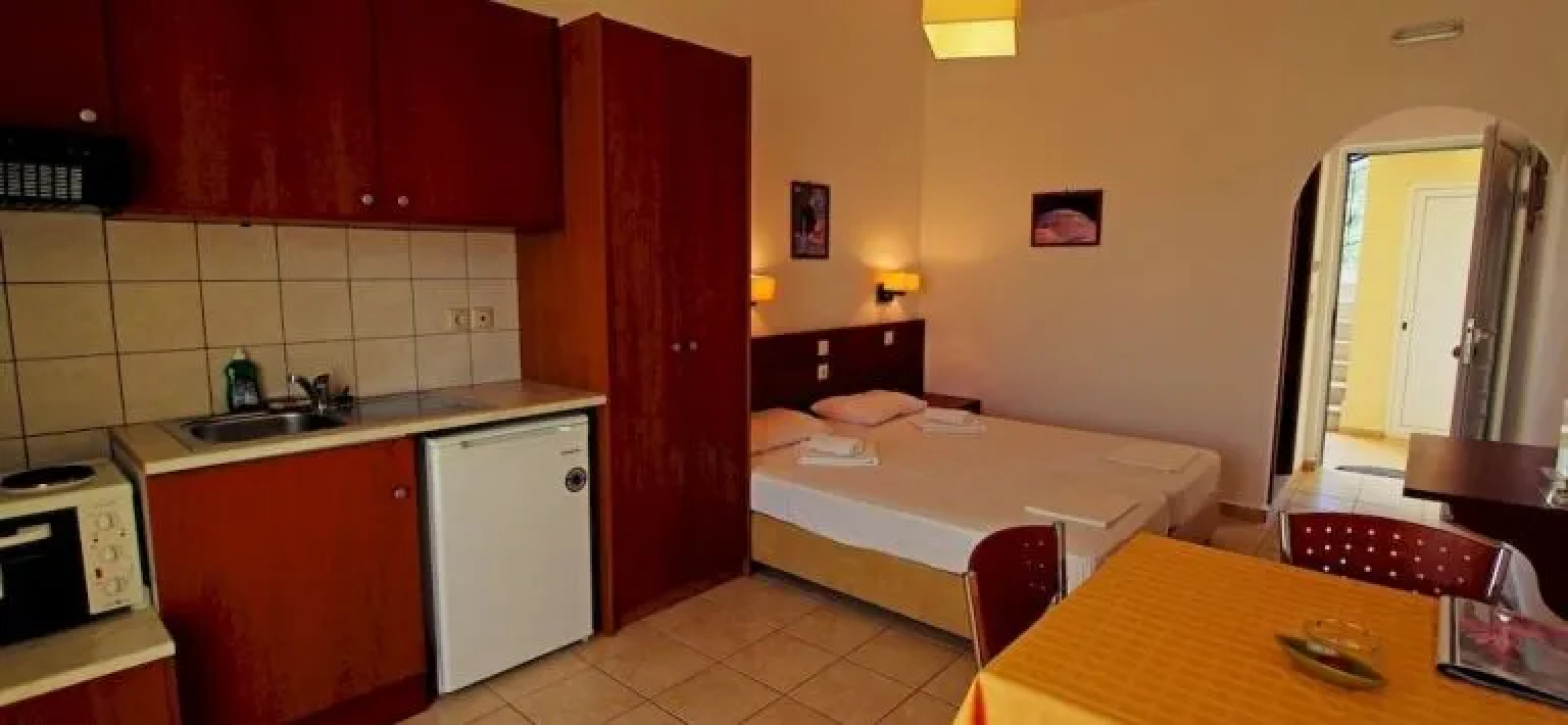 Monachus Monachus Apartments