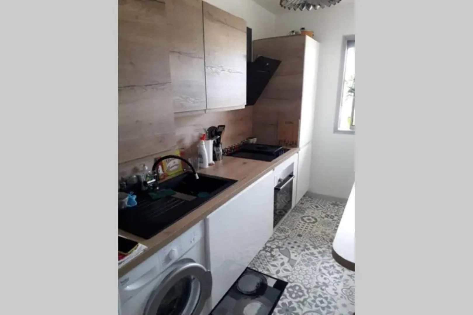 Chaleureux appart 2 pièces entièrement rénové.