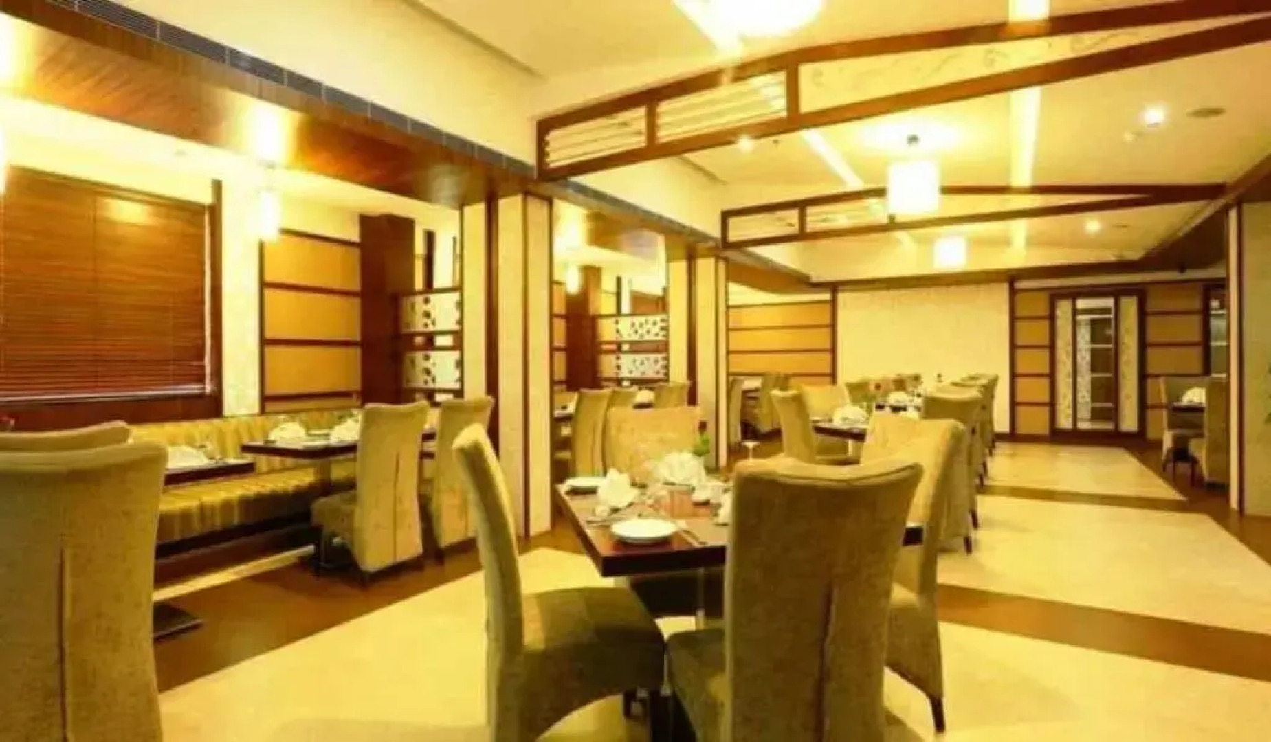 Hotel Moonlit Regency