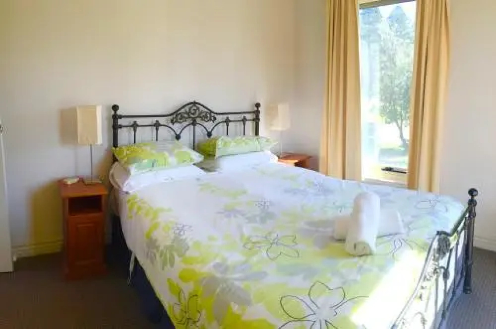 Dockside Waterfront Indulgence