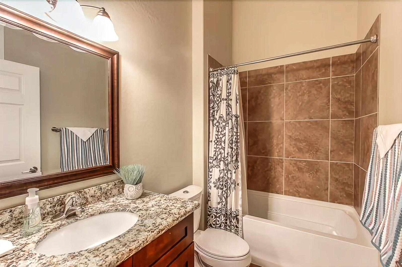 Southern #3116 - 3 Br condo by RedAwning