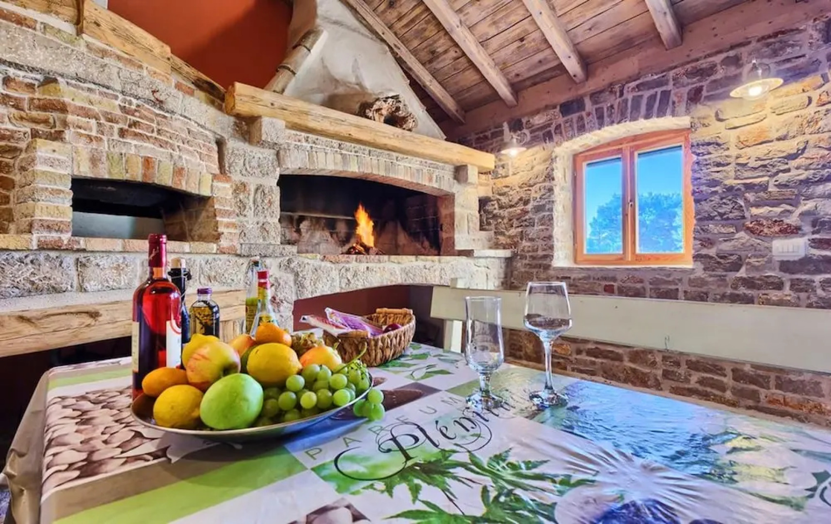 Villa With 5 Bedrooms in Stari Grad, With Private Pool, Enclosed Garden and Wifi Near the Beach