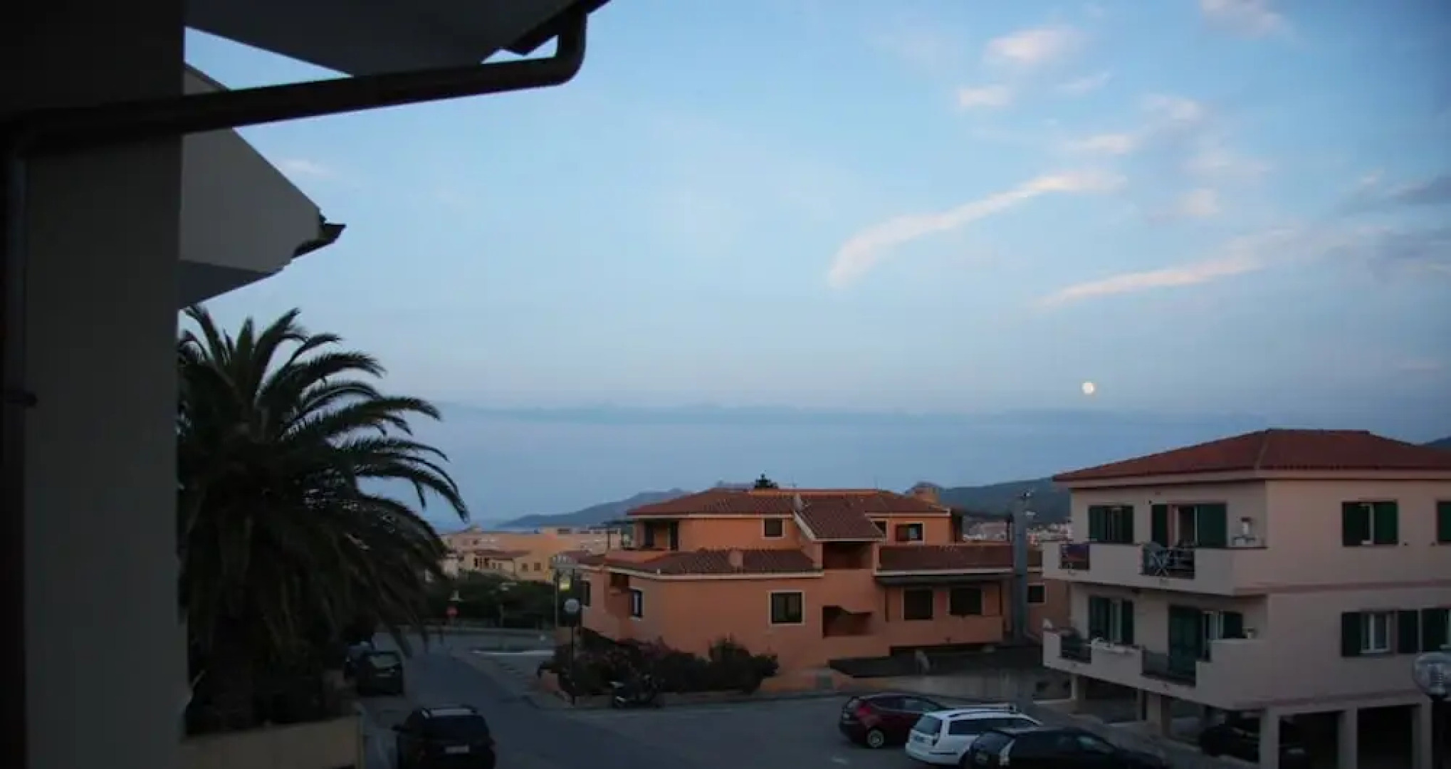 Chic Beachside Apartment