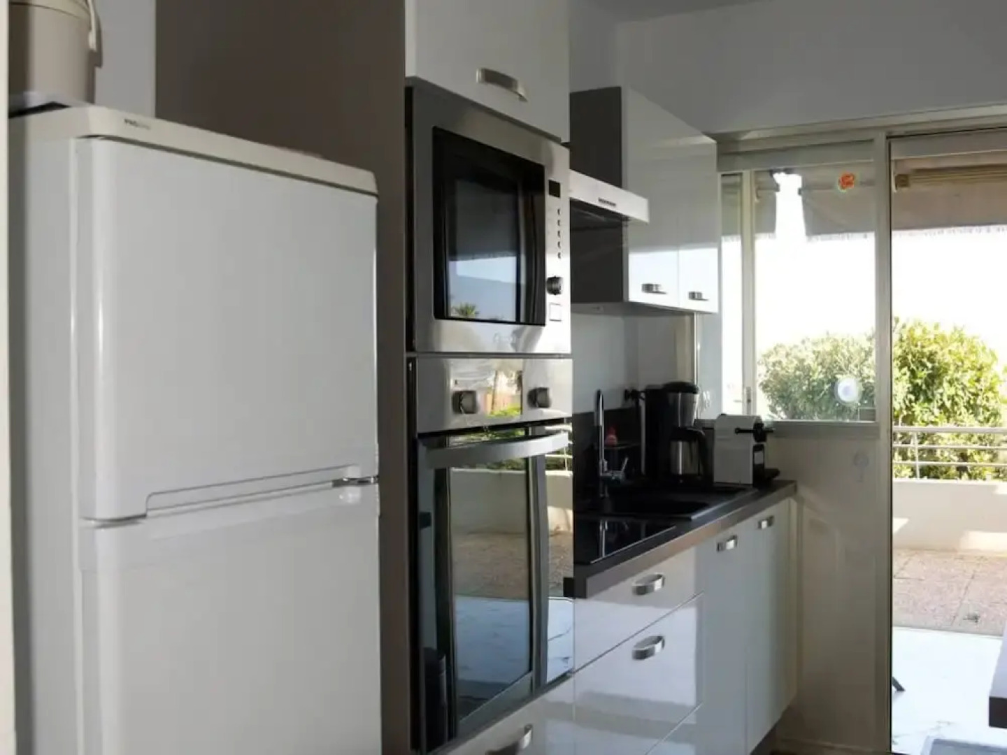 Sea View in Golfe-juan Near Cannes Beach