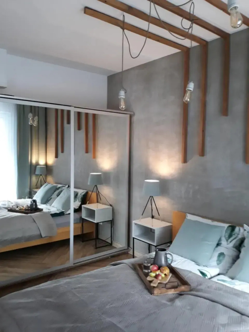 Sailor 7 Z bocznym widokiem na morze