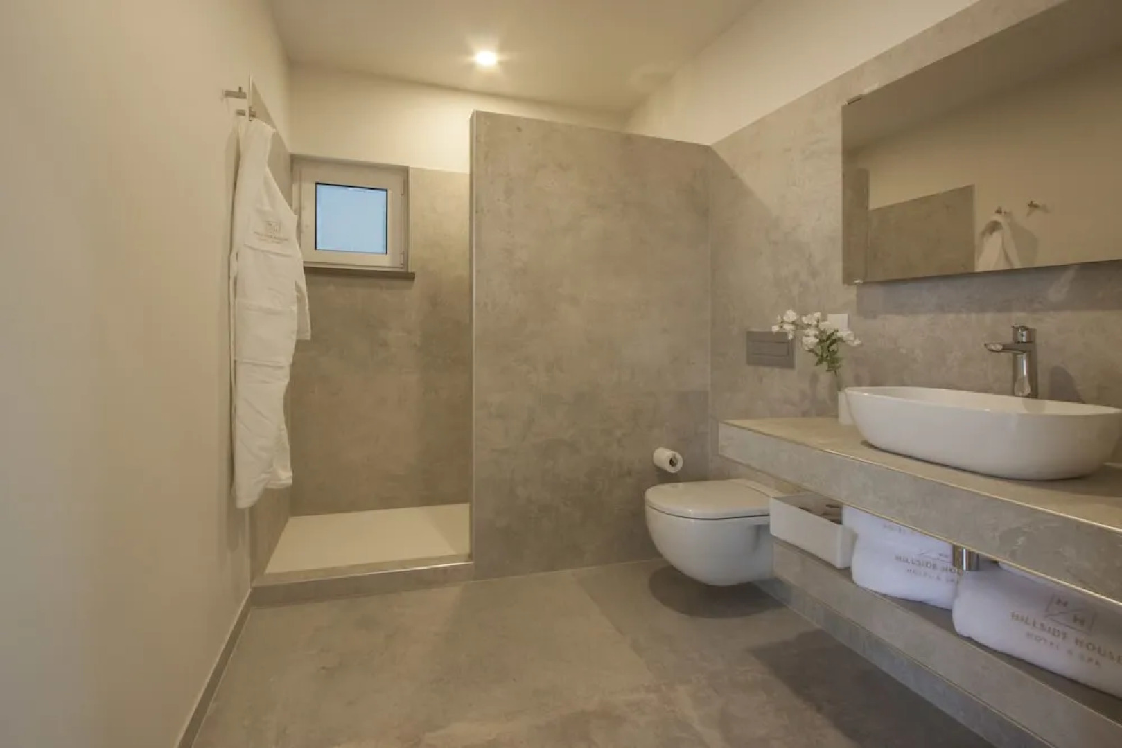 Hillside House Suites & Spa