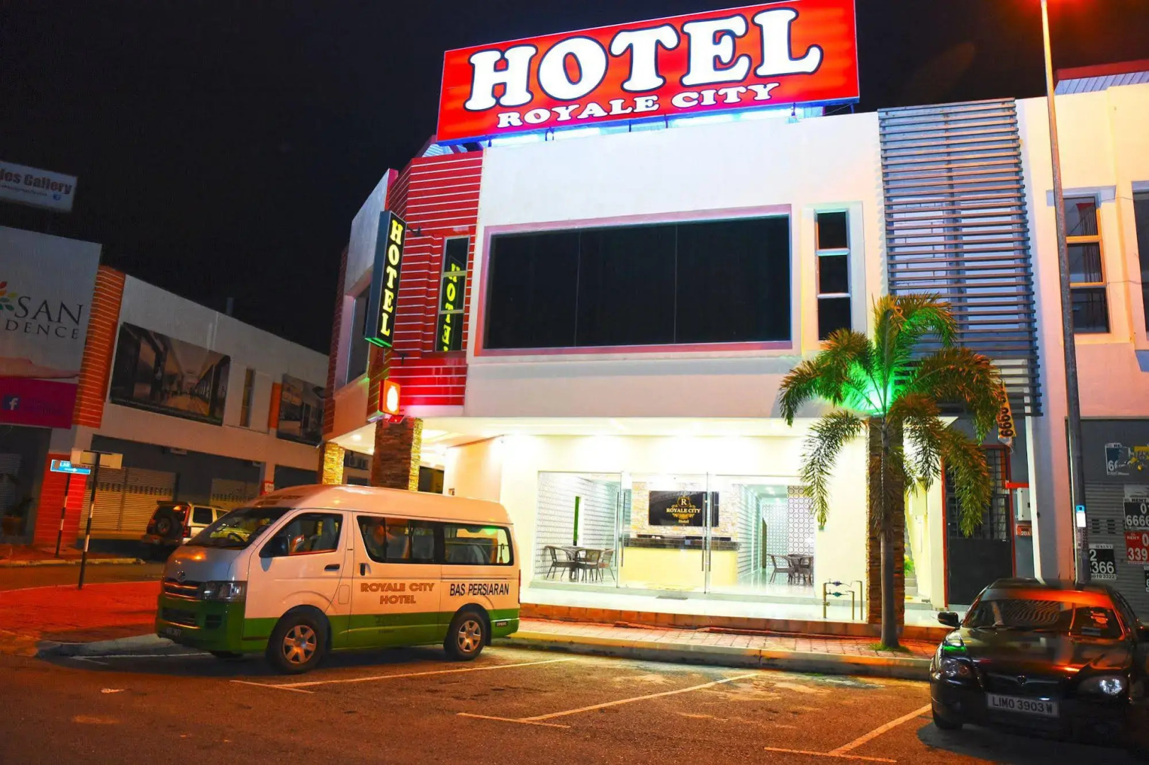 Royale City Hotel