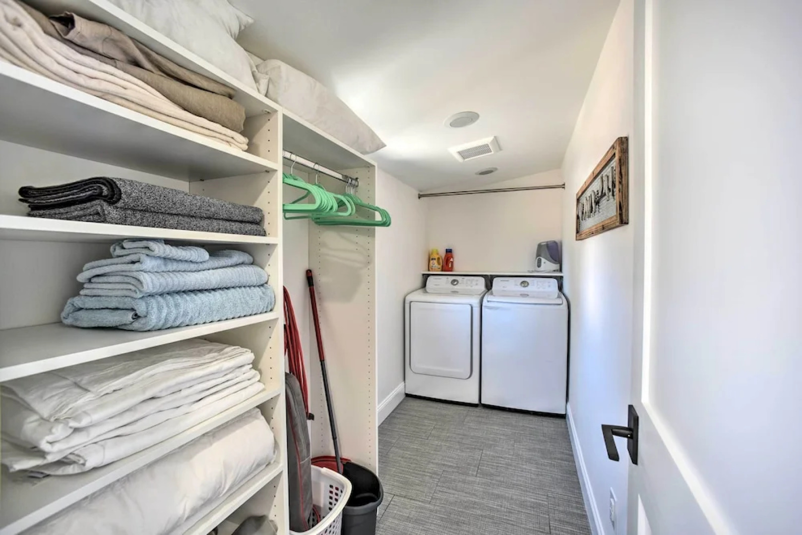 Walk to Town - Castle Rock Cottage!