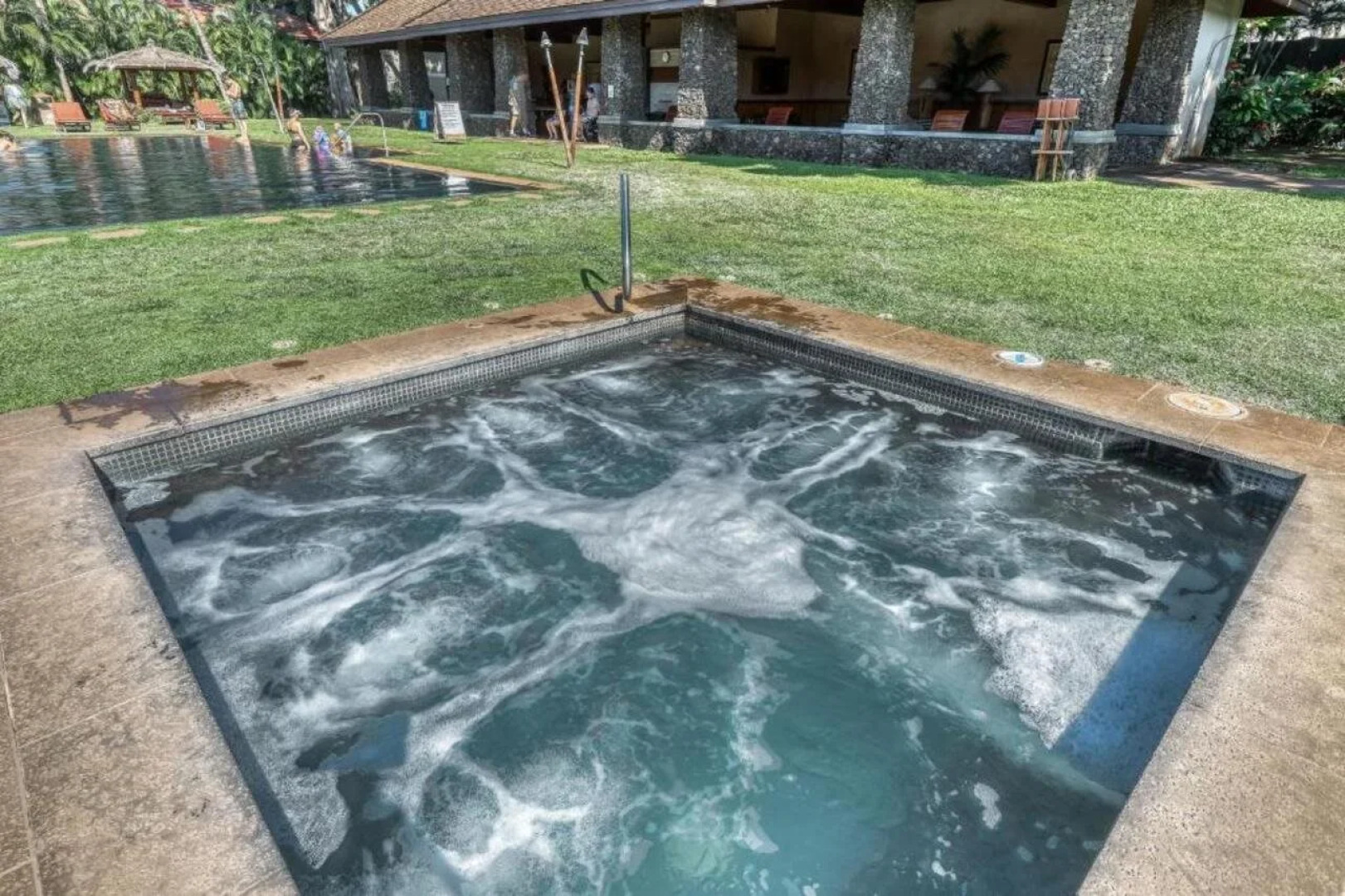 Aina Nalu Lahaina by Outrigger