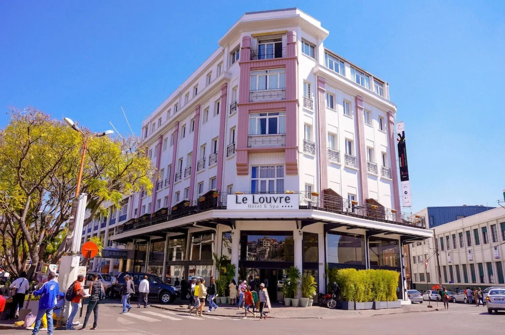 Le Louvre Hotel & Spa