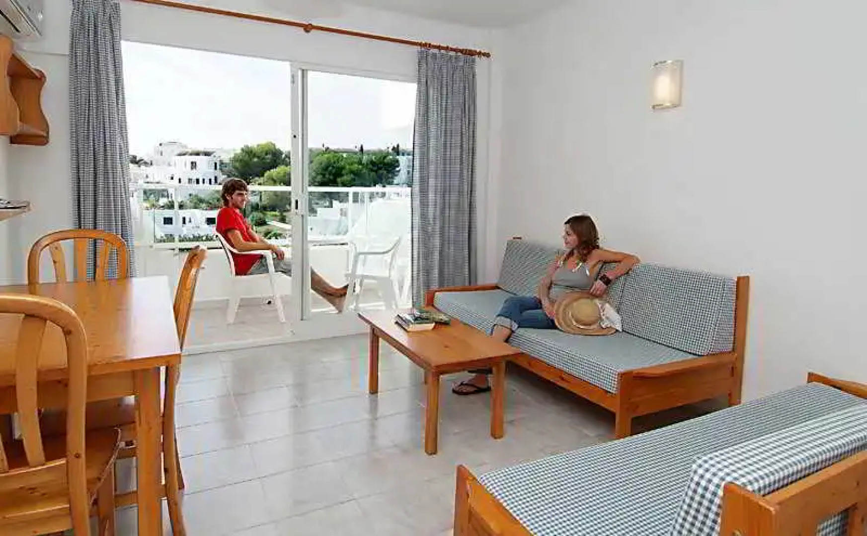 Aparthotel Ferrera Beach