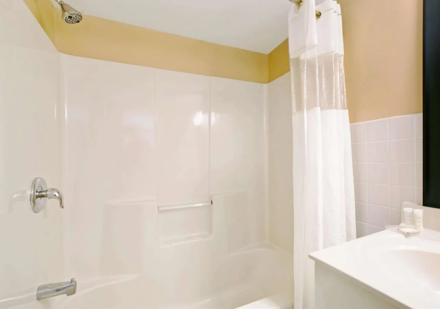 Travelodge by Wyndham Bellmawr