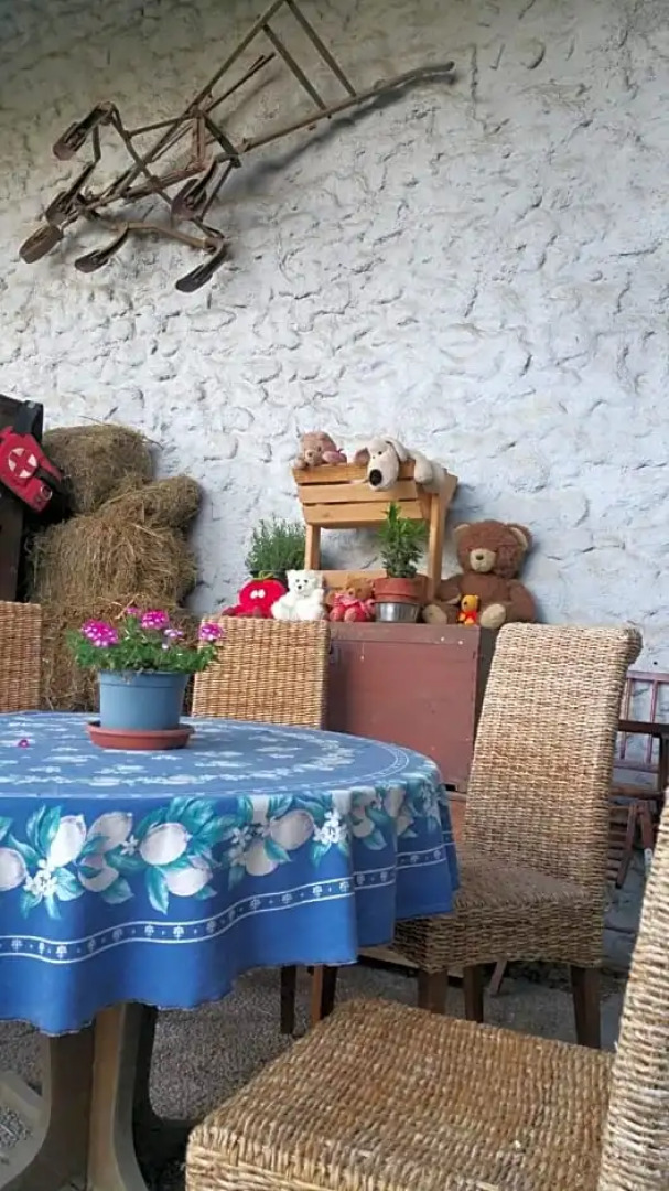 BASSE-COUR DE MONTIN au 256 chemin de la rocaille à 38510 VEZERONCE CURTIN