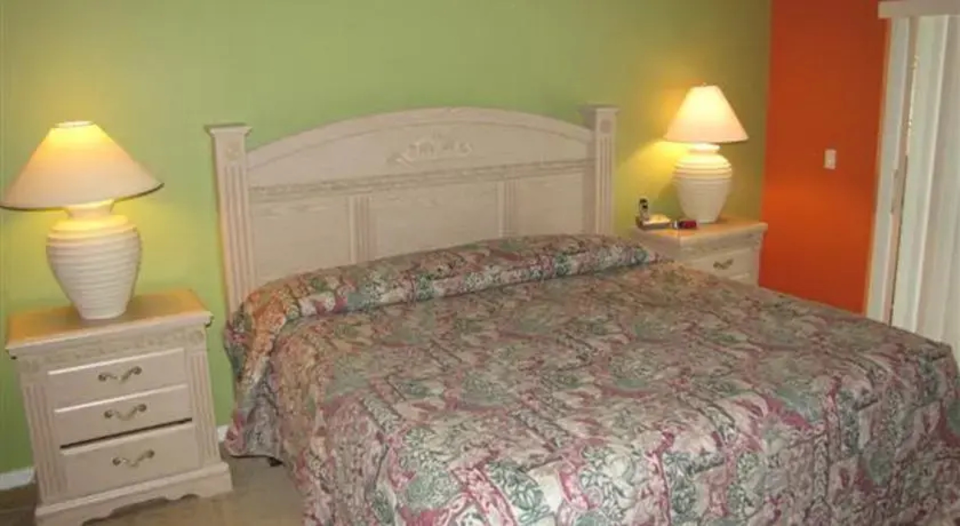 Four Bedroom House in Colombian Lakes by CFL Vacations