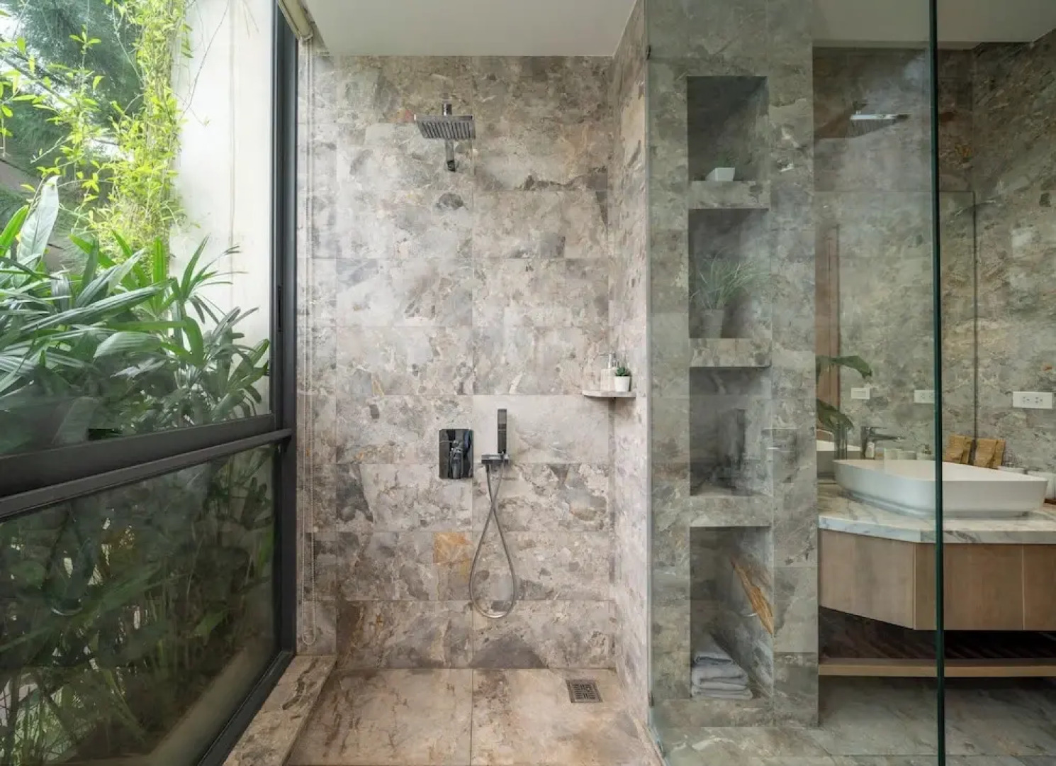 Lamaster Homes F1.8 Venus Resort