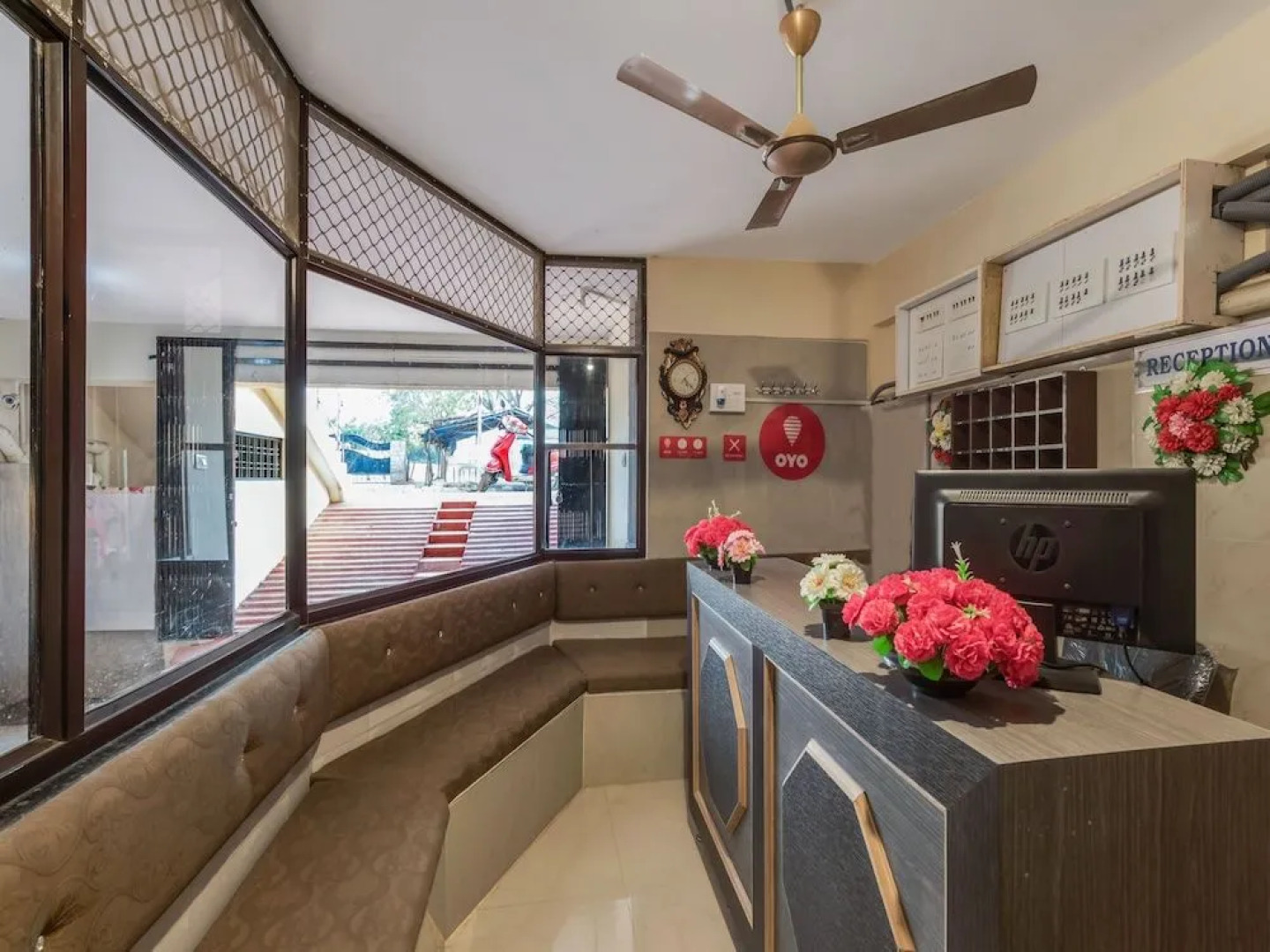 OYO 12984 Hotel Karwees Inn