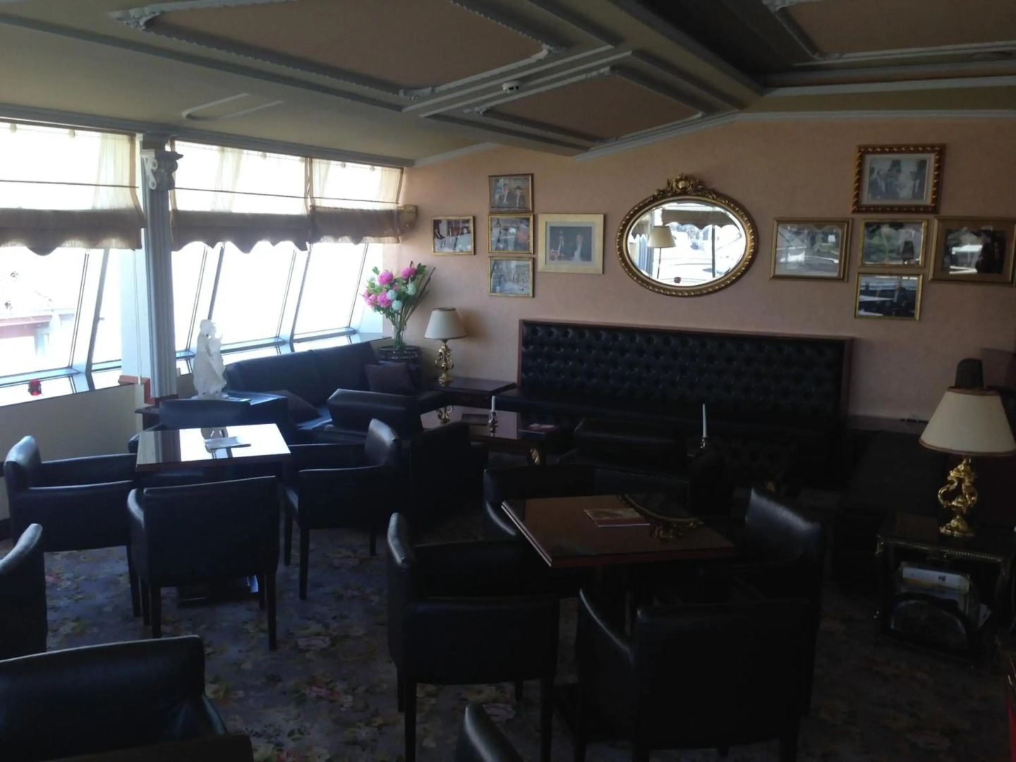 Stone Bridge Hotel