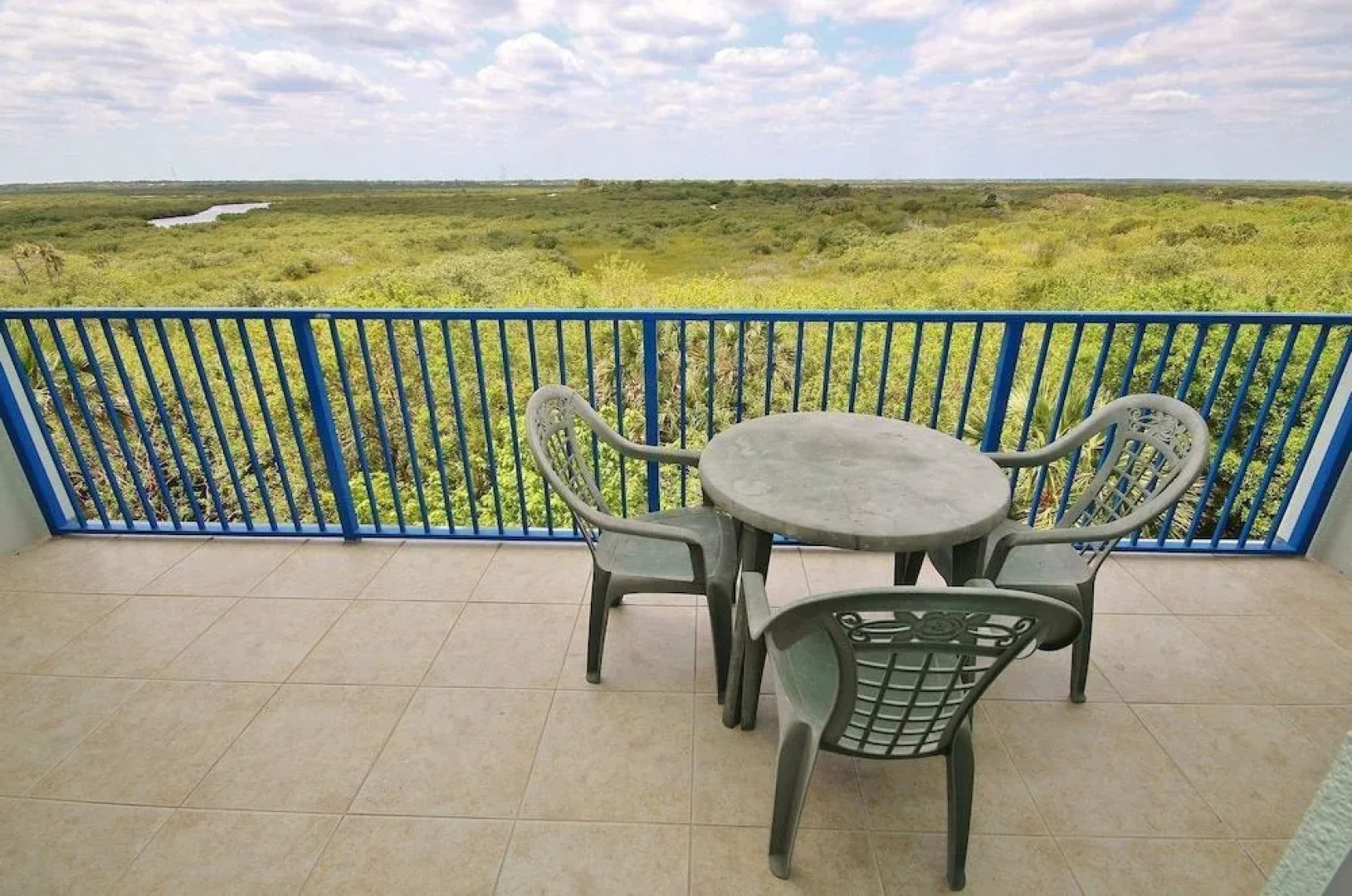 Oceanwalk 9-503 Apartment 3