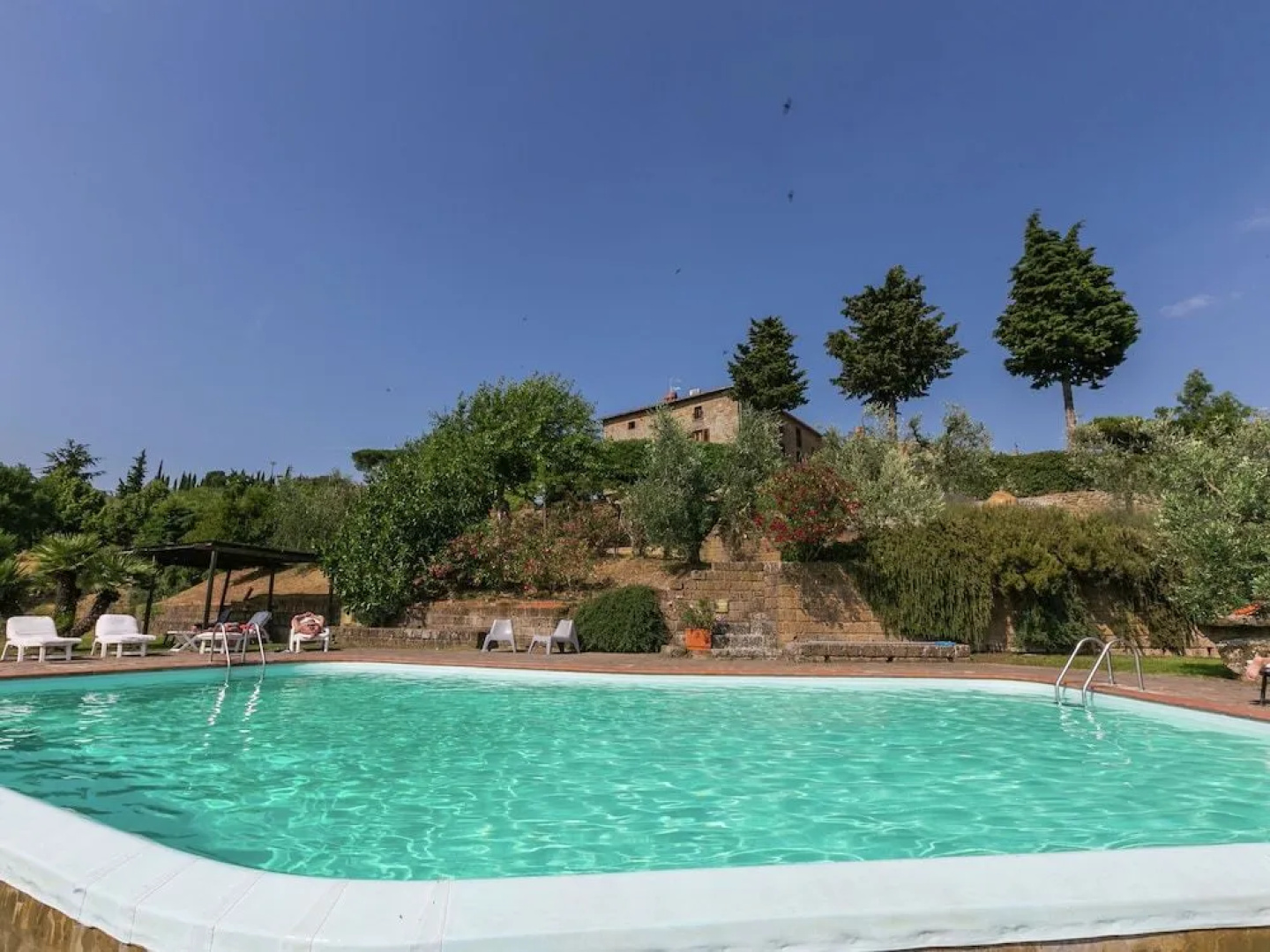 Spacious Mansion in Tuscany with Swimming Pool