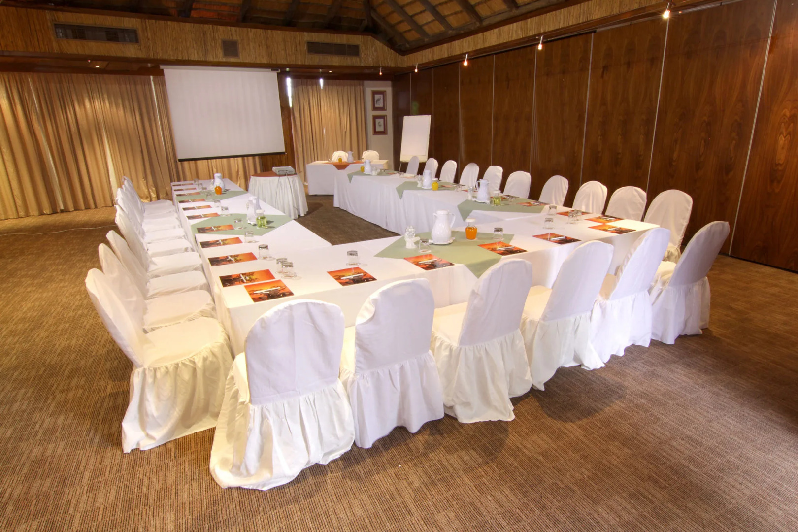 Cresta Mowana Safari Resort & Spa