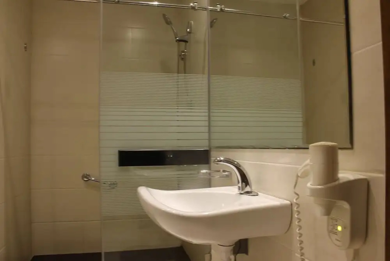 Lagoon Hotel & Resort