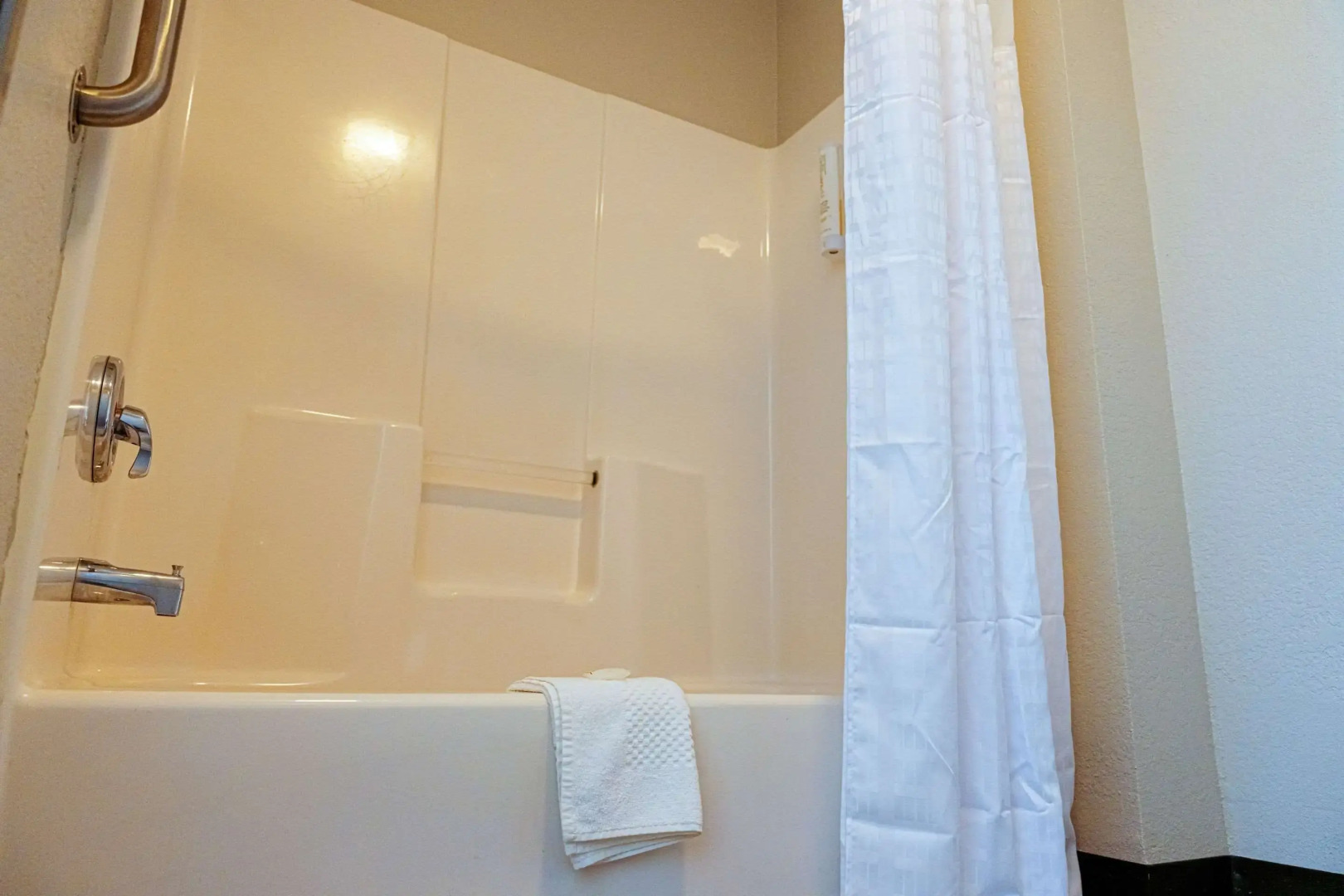 Clarion Pointe-Dillard near Blue Ridge Mountains