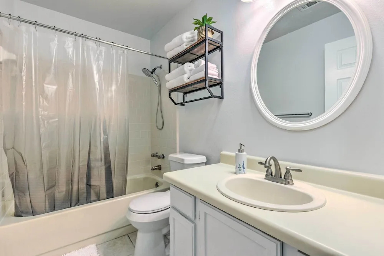 Single-story Home w/ Patio, 5 Mi to Beach!