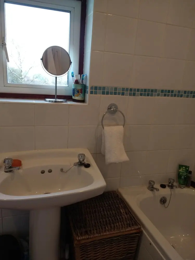 Three Bedroom Home With Garden in Brighton