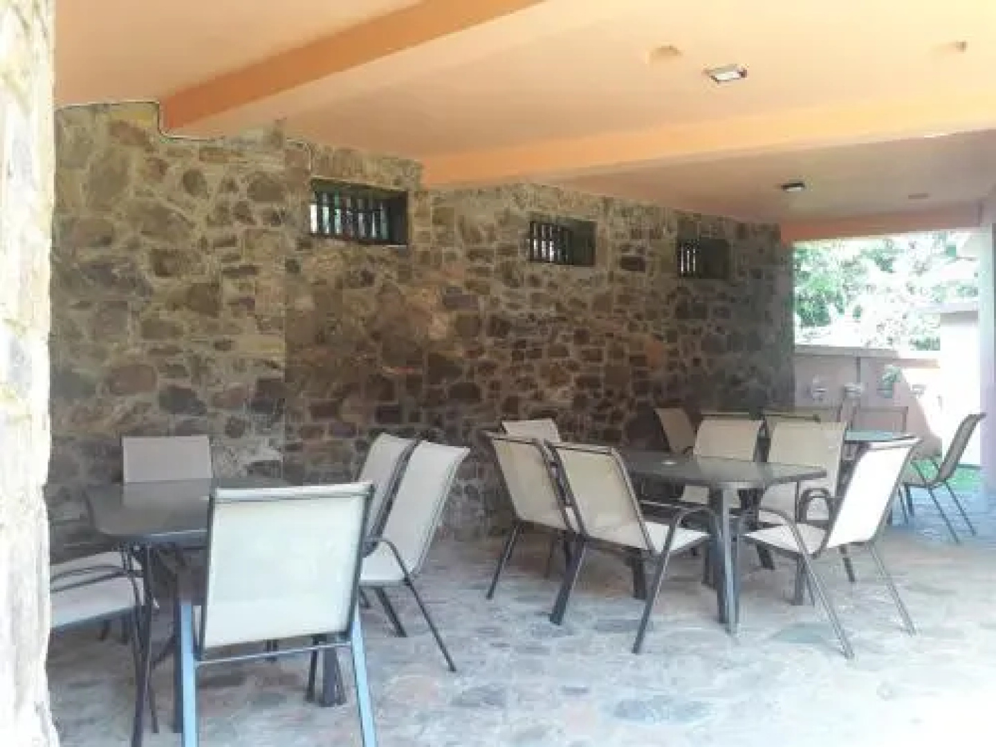 Manusath Holiday Inn