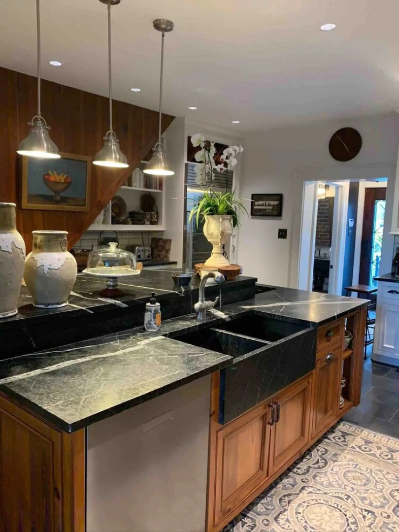 Historic Boyd Harvey House and Grounds 2 Bedroom Home by RedAwning