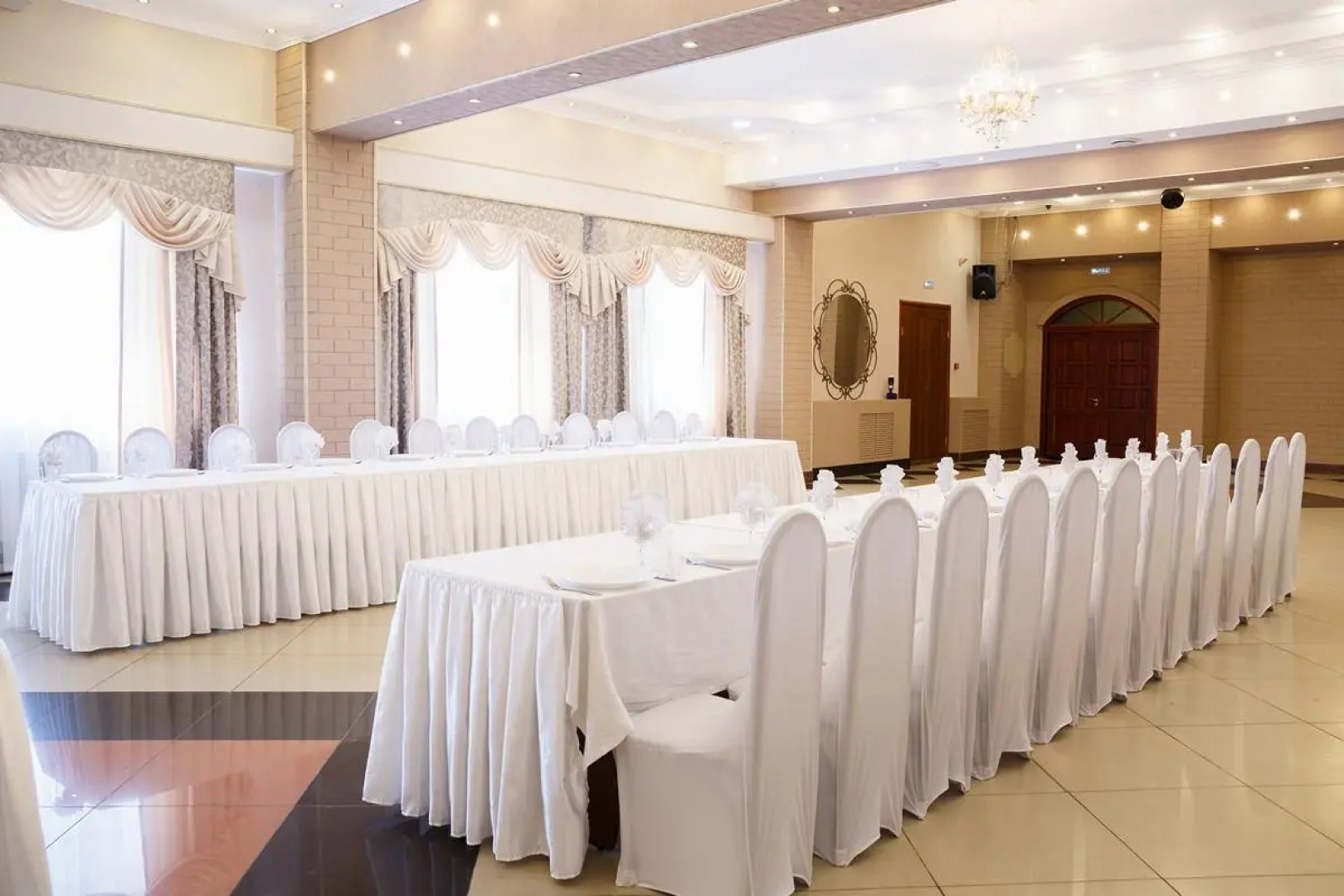 Гостиничный комплекс 7 и Я на Омской