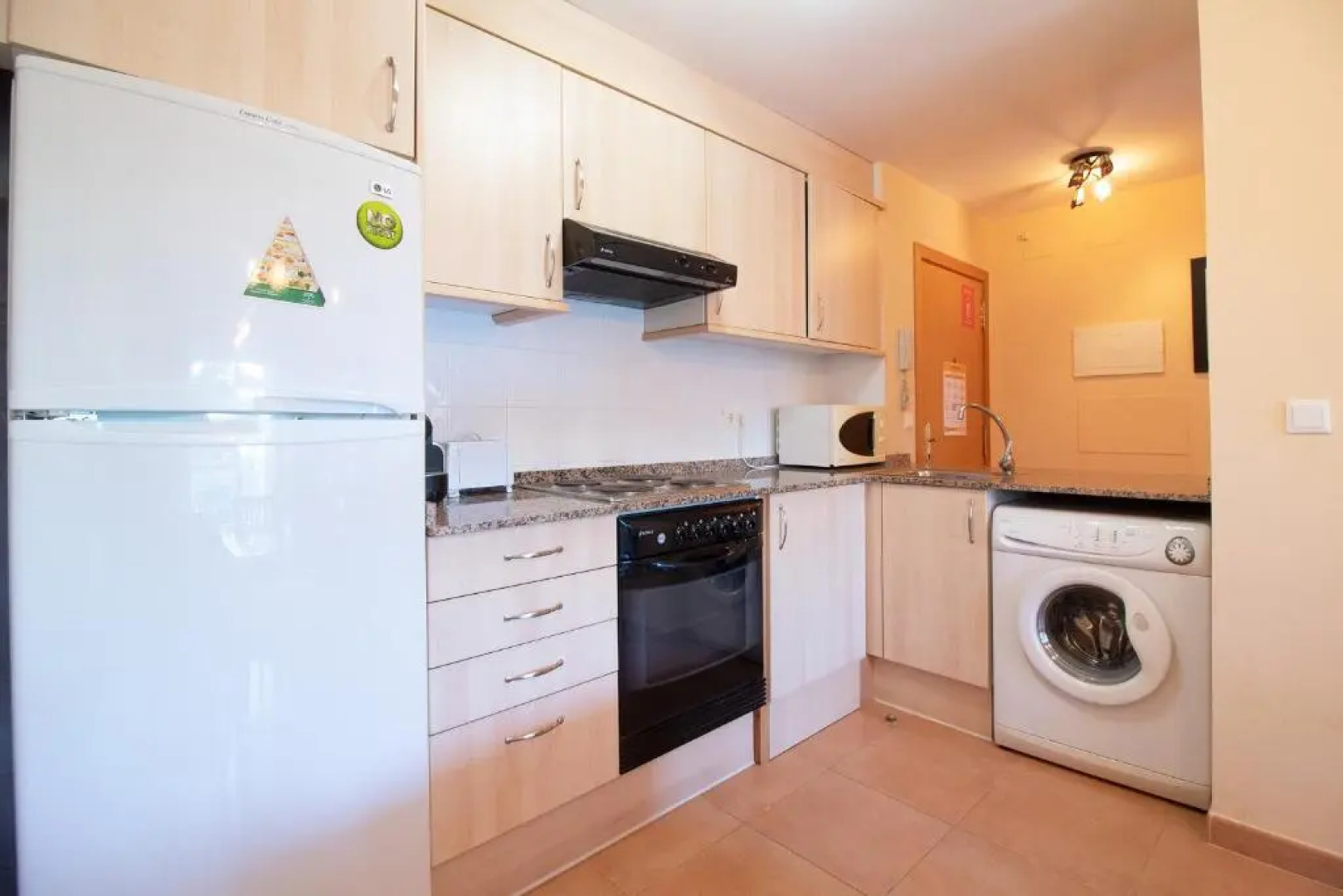 Global Properties, Apartamento en Marjal de Corinto con Piscina