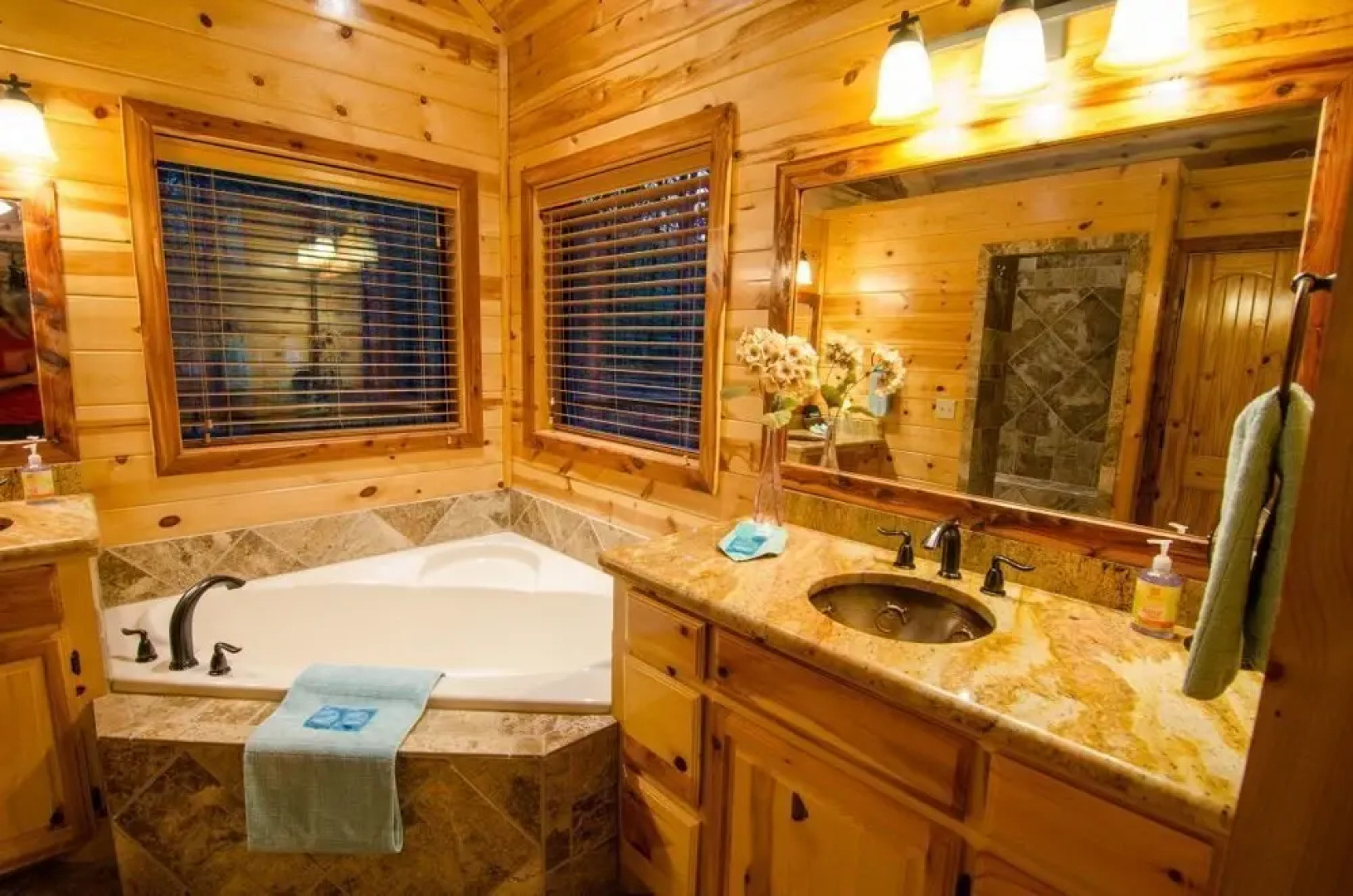 Leaping Lizard Lodge - 4 Br Cabin