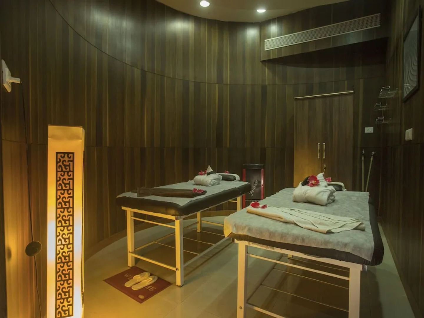 OYO 11974 Emerald Resort