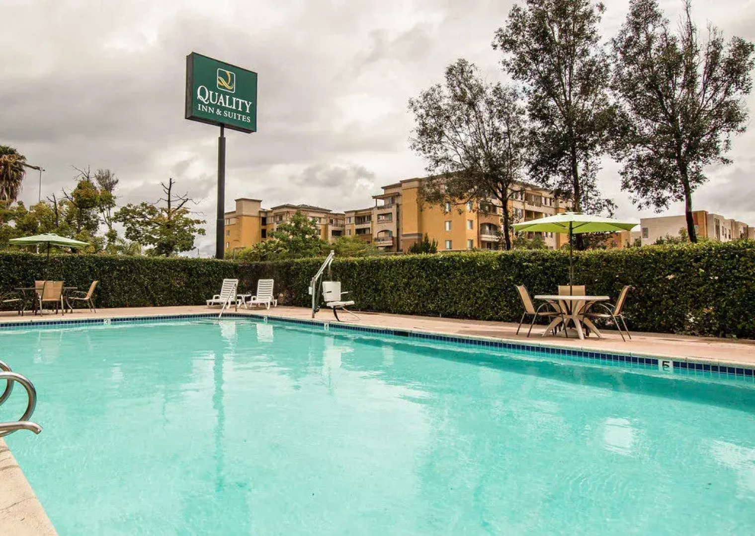 Americas Best Value Inn & Suites Escondido