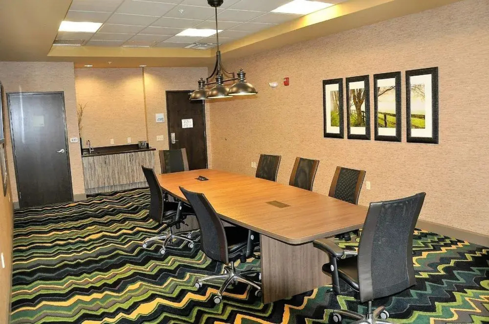 Holiday Inn Express & Suites Perry-National Fairground Area