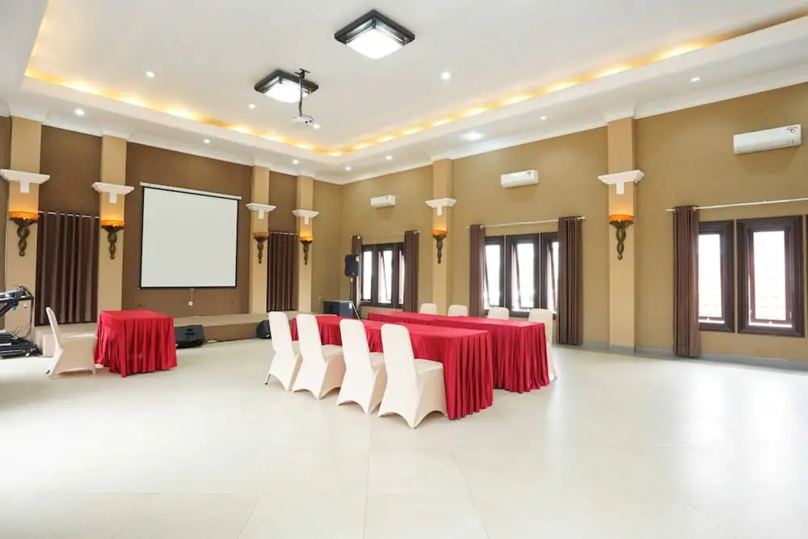 Avila Ketapan Rame Hotel