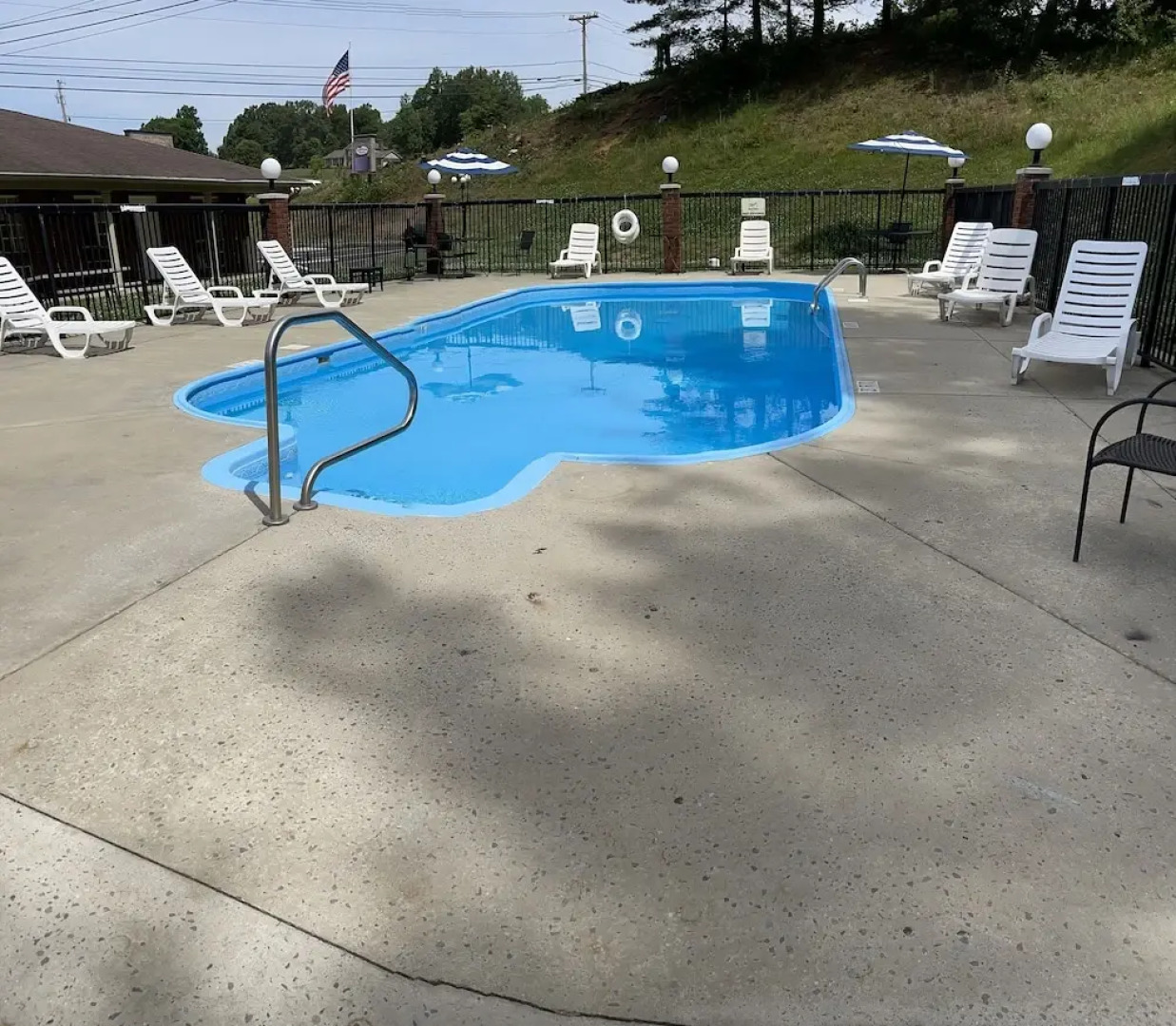 The Tompkinsville Inn