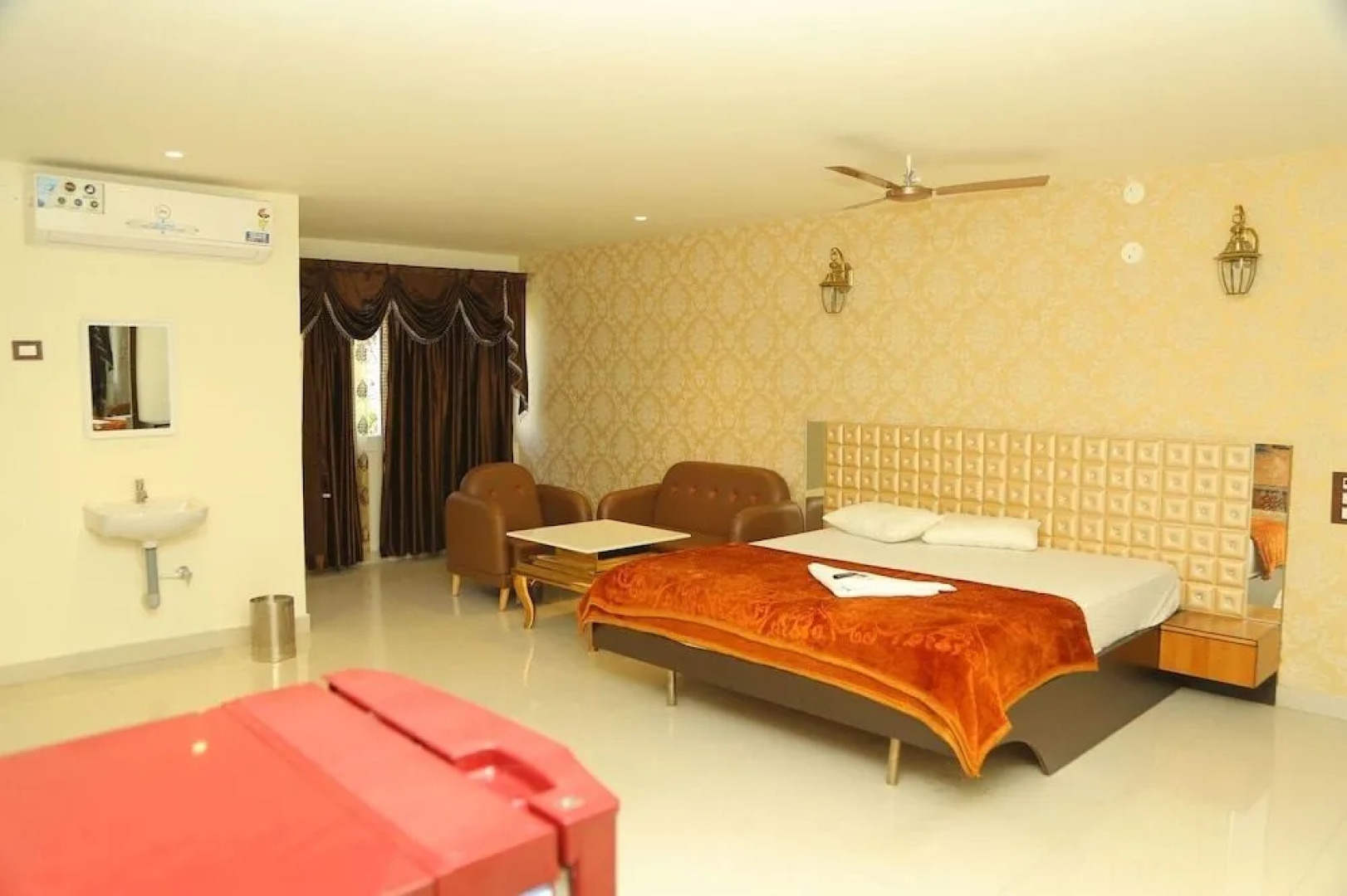 Hotel Santoshi Novatel