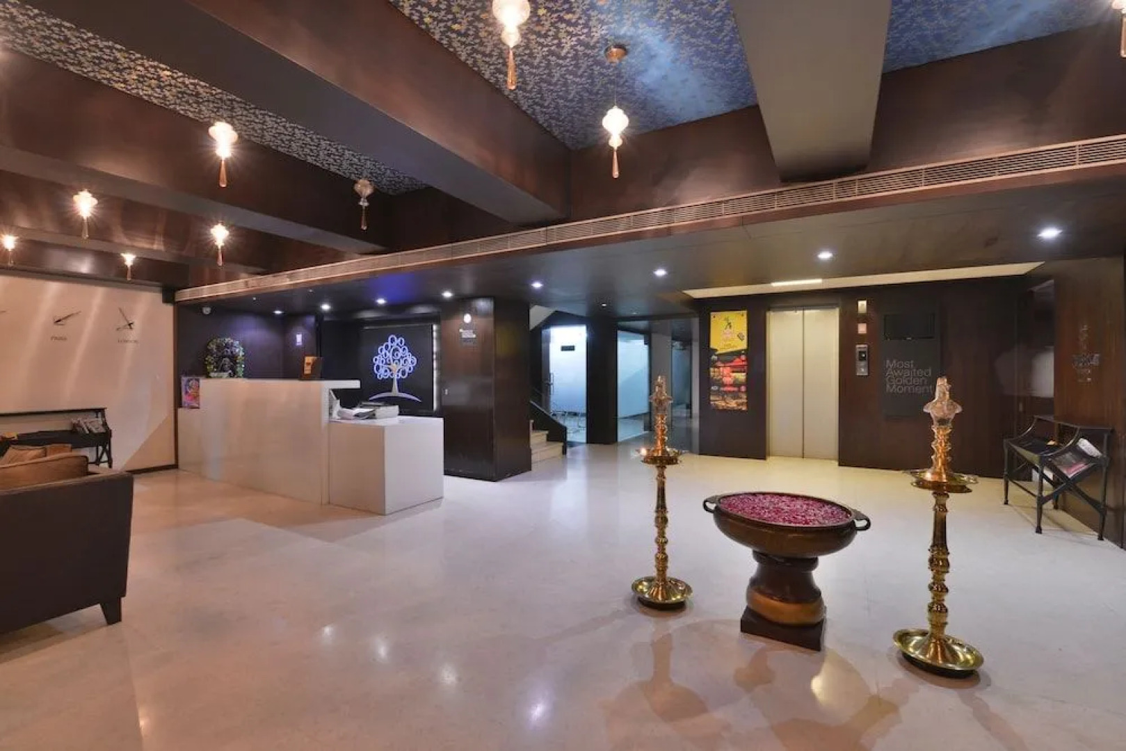 Hotel The Golden Oak Central by Citrus Prime