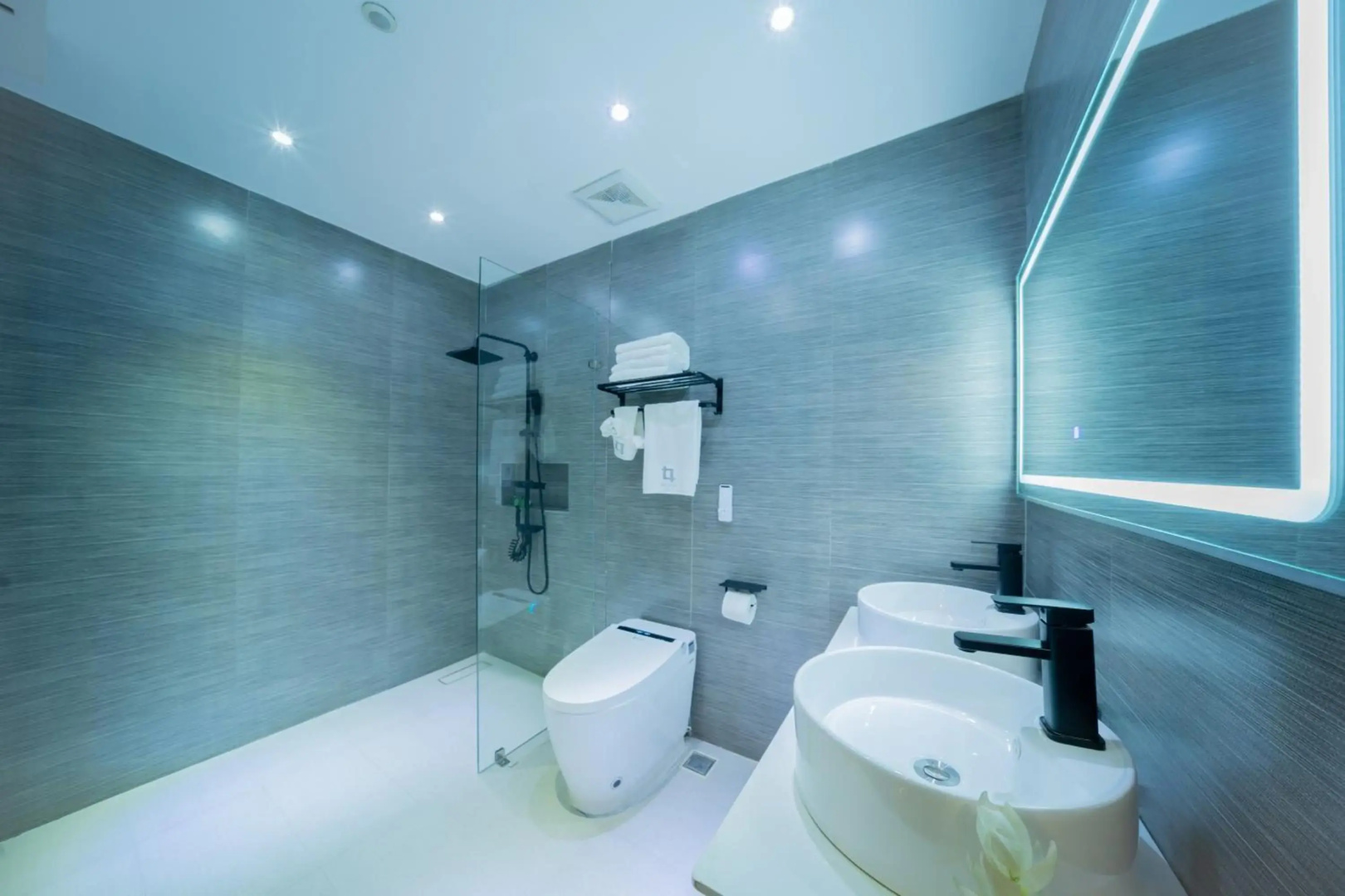 Luks Lofts Hotel & Residences