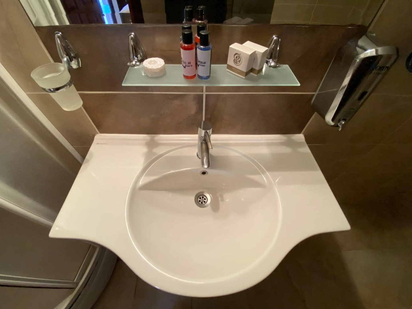 Cicerone Lodge Hotel