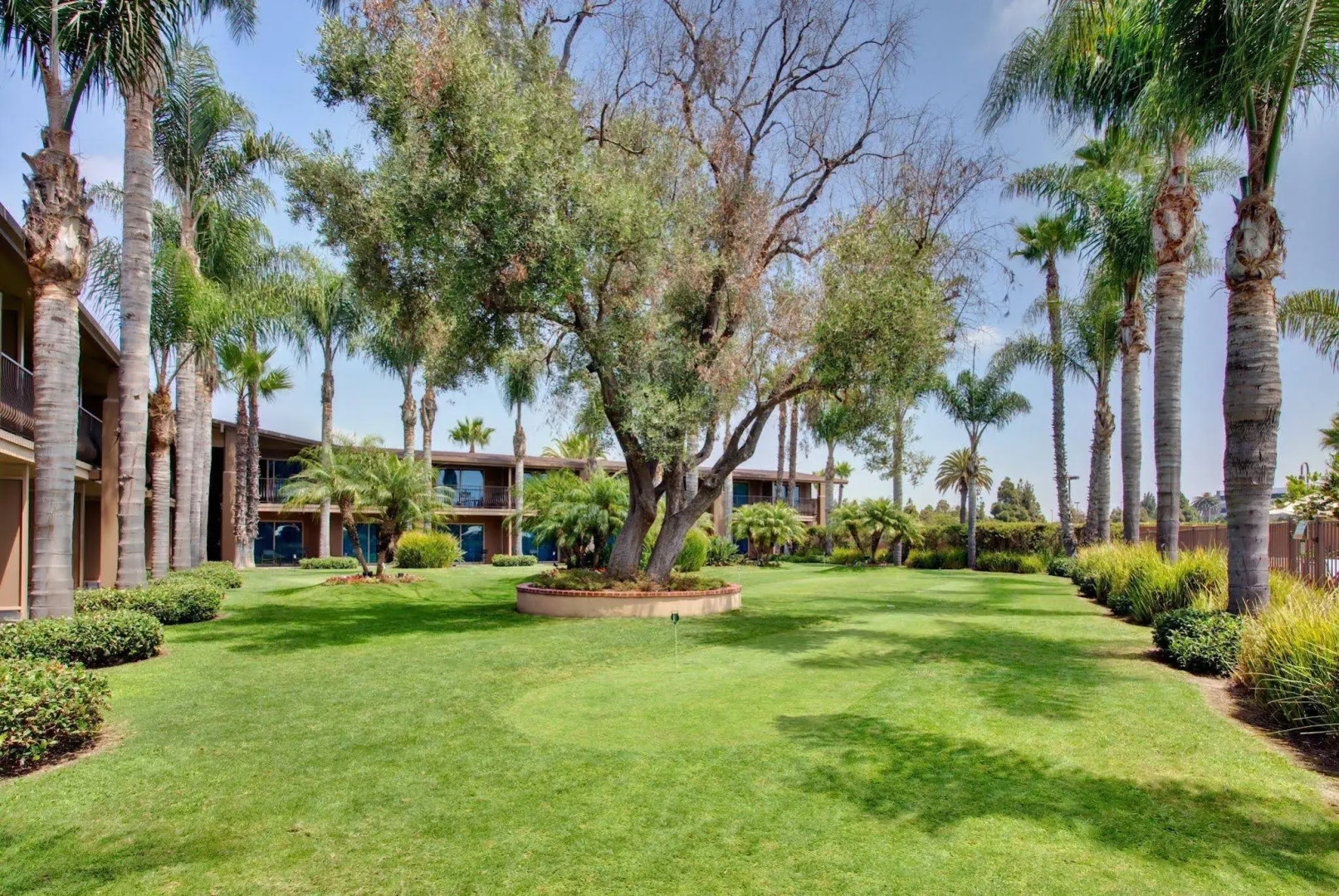 DoubleTree by Hilton San Diego Bayside