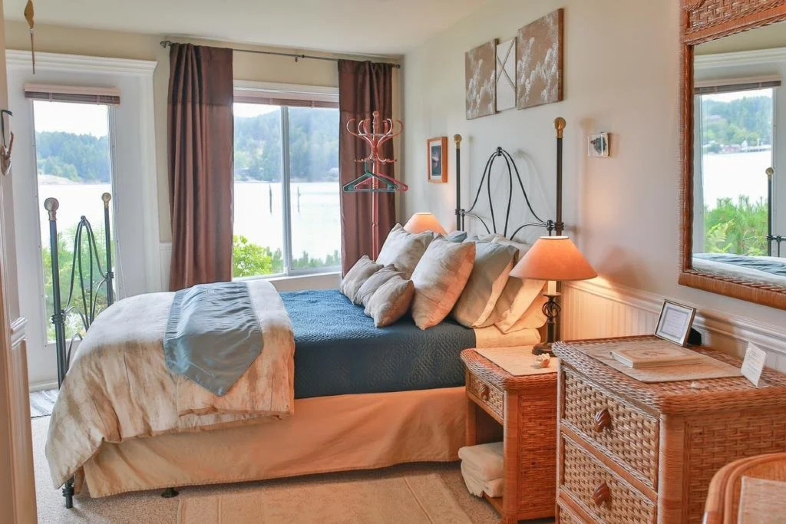 Beach House Salt Spring