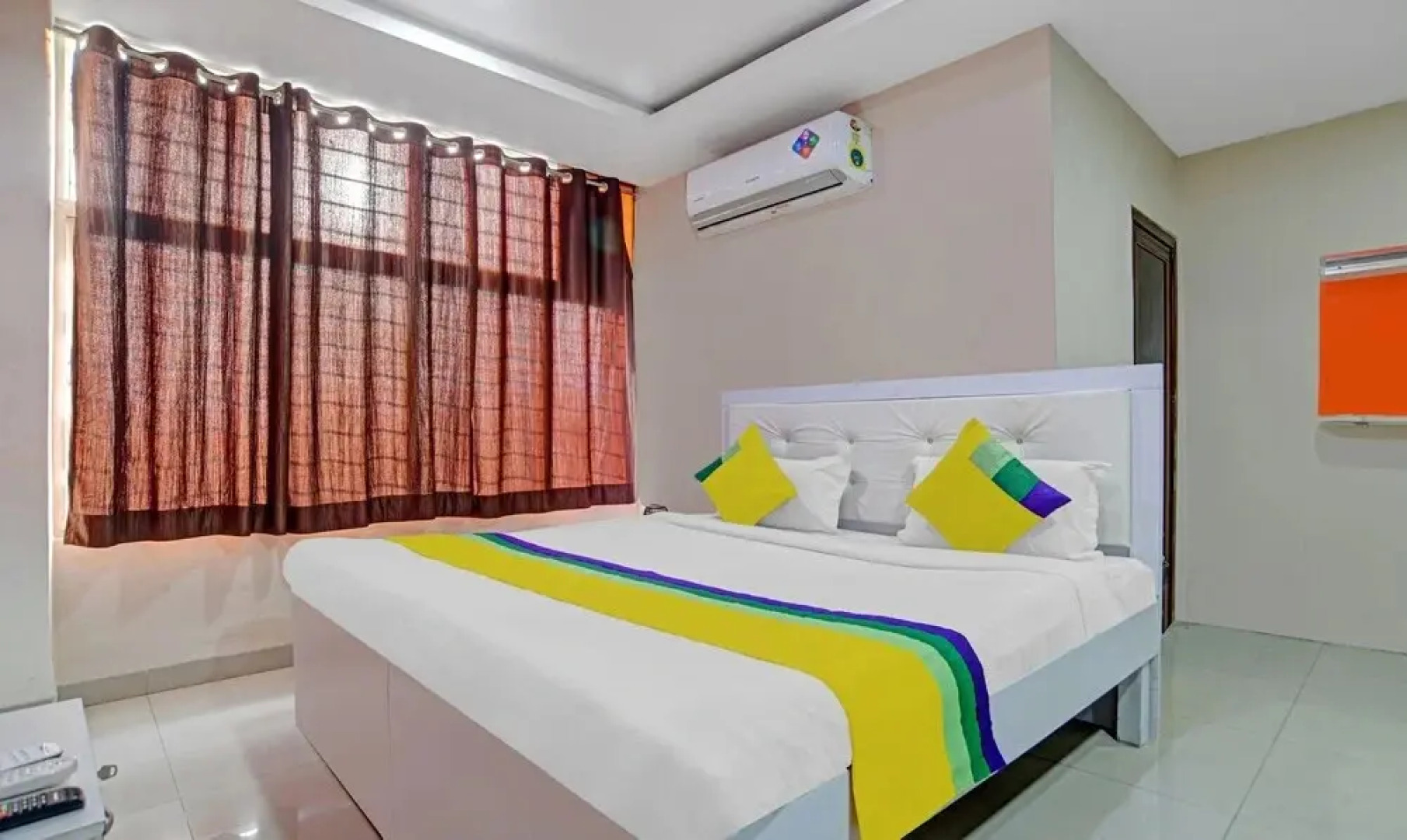 Hotel White House by OYO Rooms